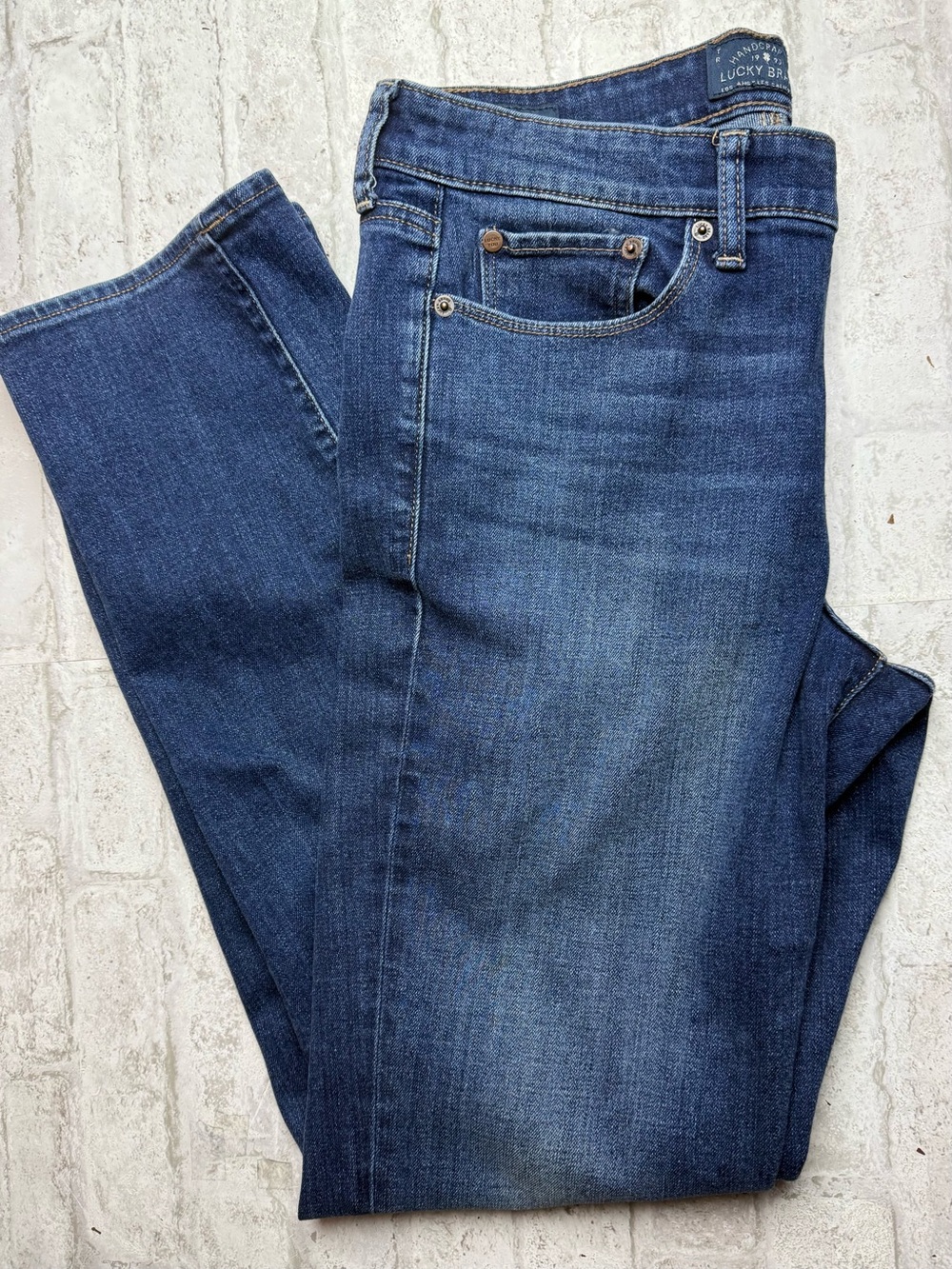 LUCKY BRAND Sweet Straight Mid Rise Women’s Jeans Size 12 Blue Stretch EUC😍